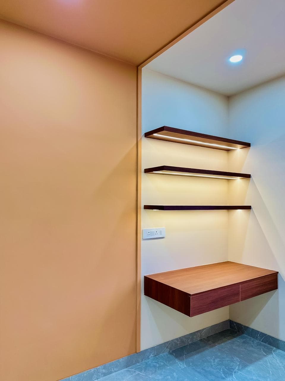 Essence Interiors study nook, photo 27